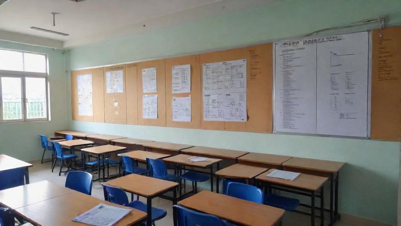 Banner BTB School Pluit membuka lowongan STAF TEKNISI LISTRIK di Jakarta Utara untuk memastikan kelancaran dan keamanan peralatan listrik sekolah.